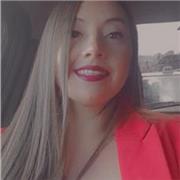 Pofesor de español da clases de refuerzo a niños de todas las edades